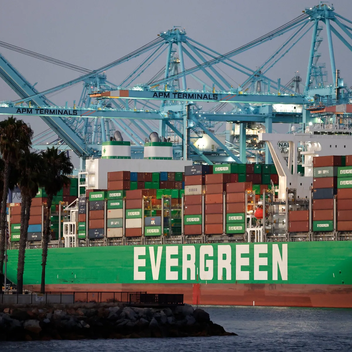 Image accompanying reporting about China and the U.S. Pledge to Cut Tariffs on $60 Billion in Goods