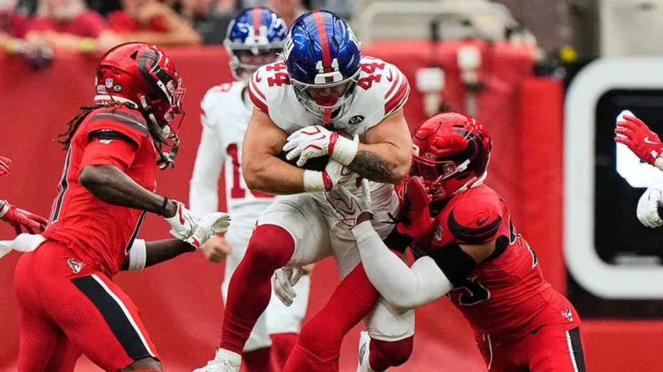 Image accompanying reporting about Cam Skattebo takes aim at NFL after controversial call in Giants win: 'Guess I’m going to play for free'