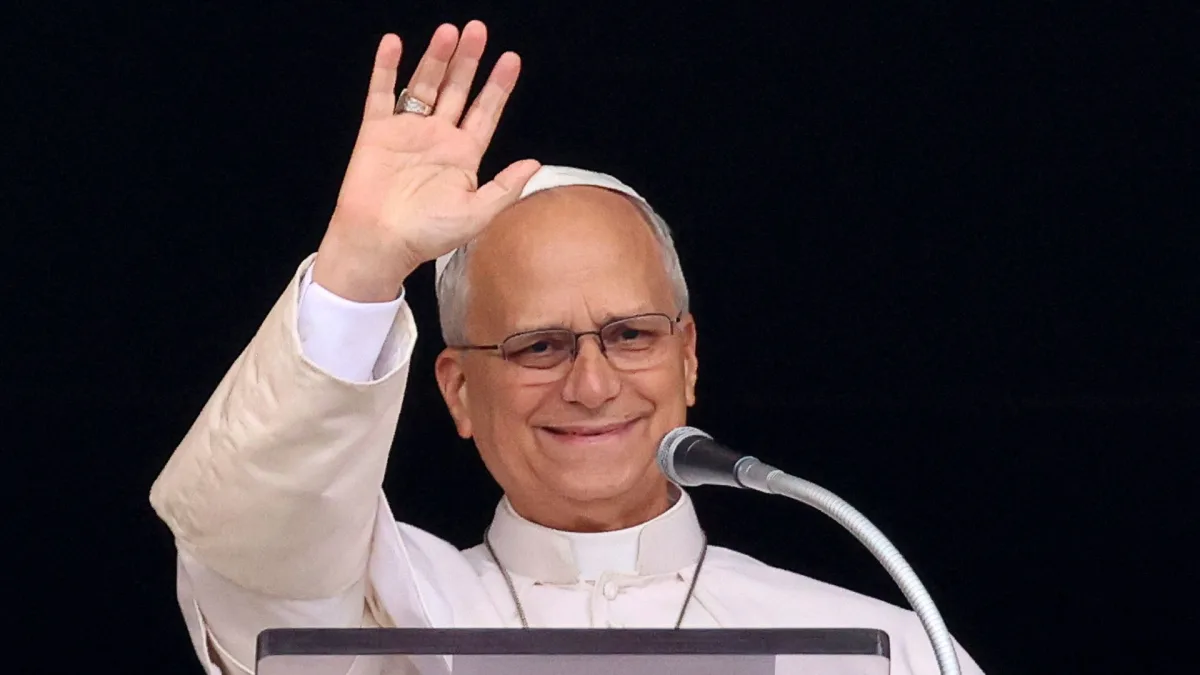Image accompanying reporting about Pope addresses faithful after cancer surgery