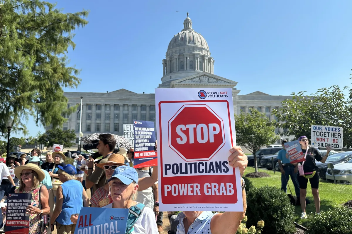 Image accompanying reporting about Supreme Court blocks Trump-backed Missouri congressional map