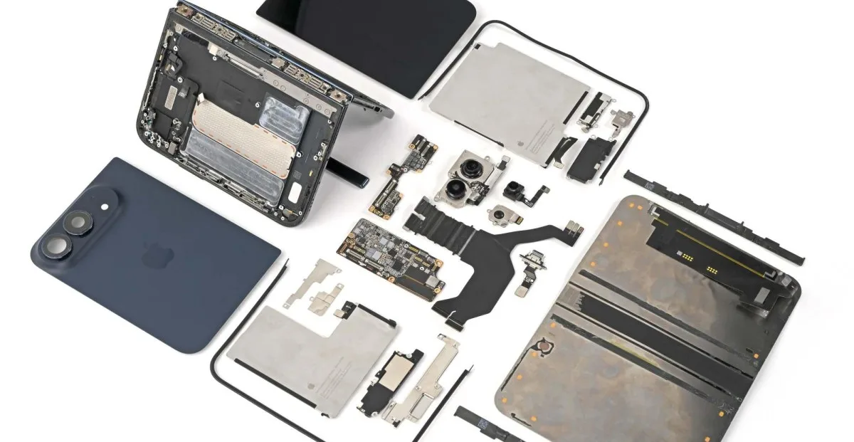 Image accompanying reporting about iFixit’s look inside the iPhone Duo may explain those broken screens and hinges