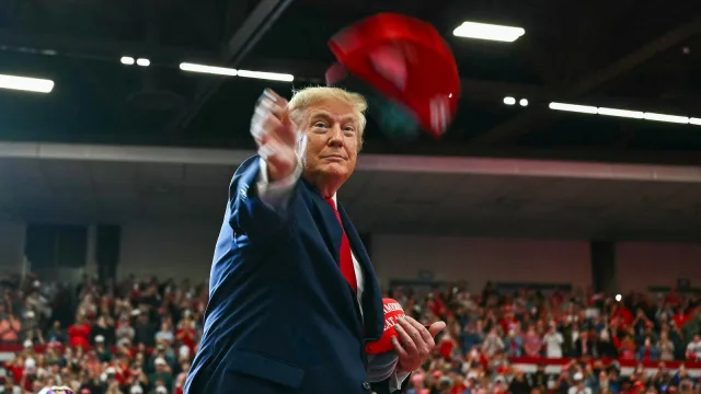 Midterm elections live updates: Trump cancels weekend rallies in Iowa and Kansas