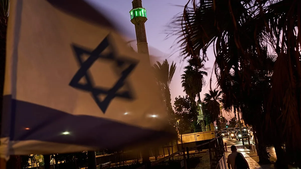 Image accompanying reporting about Netanyahu bloc first but without majority as Arab parties hold balance of power in Israel election