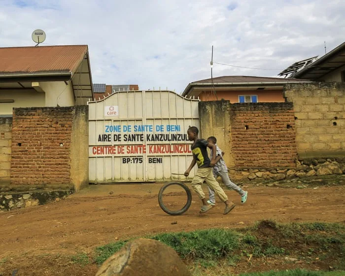 Image accompanying reporting about Nigeria confirms Ebola case as outbreak spreads into western Africa