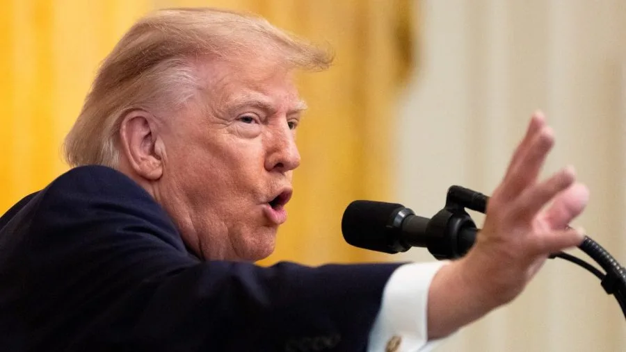 Image accompanying reporting about Trump says ‘only a Hispanic could survive’ fall from White House ballroom