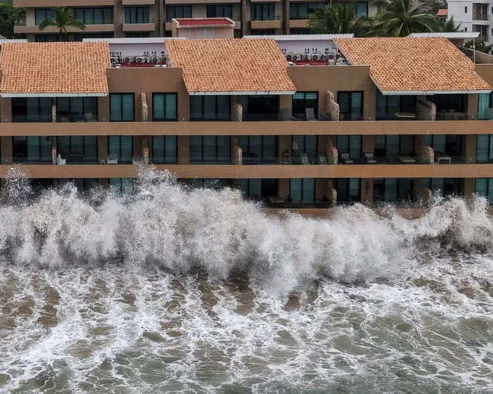 Image accompanying reporting about Hurricane Simon and Tropical Storm Rachel kill five people on Mexico’s Pacific coast