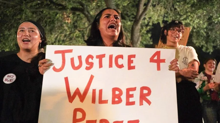 Image accompanying reporting about Man shot by ICE officer in Texas back in hospital, attorney says