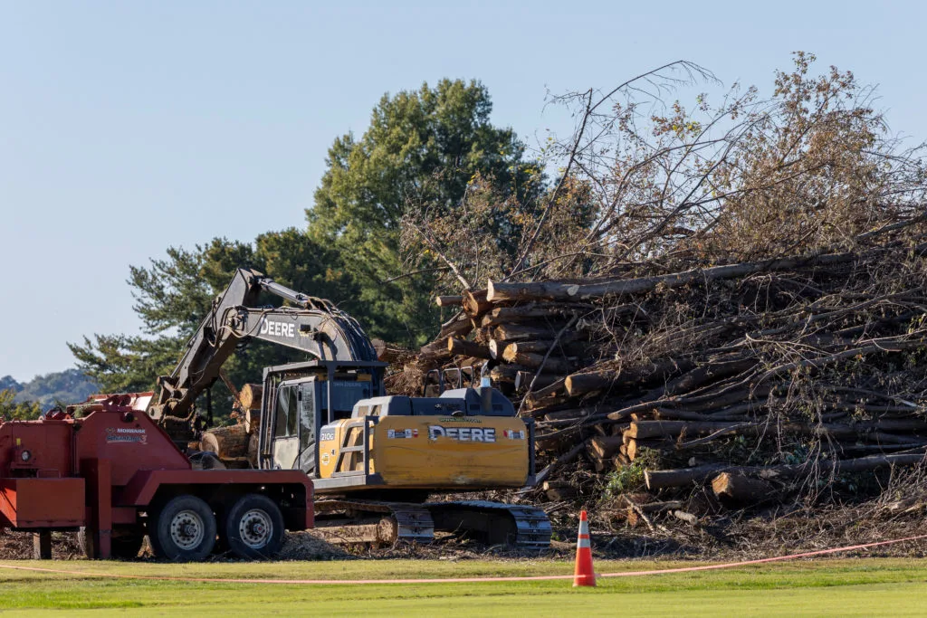 Image accompanying reporting about News Wrap: Judge investigating if Trump officials misled court about D.C. golf course plan