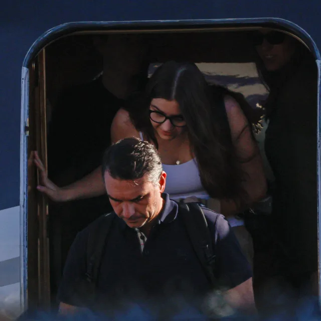 Flávio Bolsonaro Lands in Miami After Fleeing Brazil