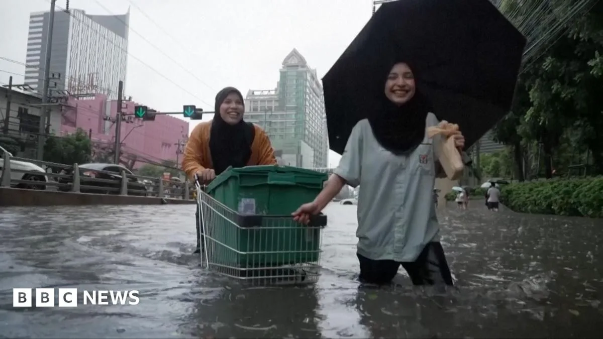 Image accompanying reporting about Bangkok declares disaster as heavy rains spark flooding