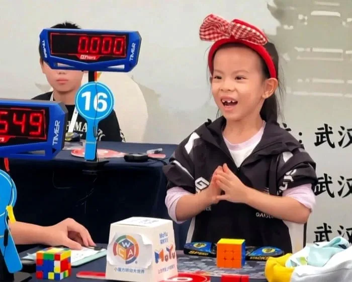 Image accompanying reporting about Six-year-old Chinese girl ‘sets new women’s Rubik’s Cube world record’