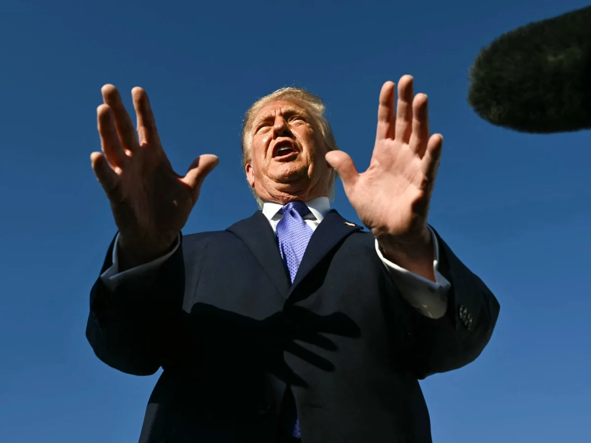 Image accompanying reporting about Trump reverses course, reinstates cancelled campaign rallies
