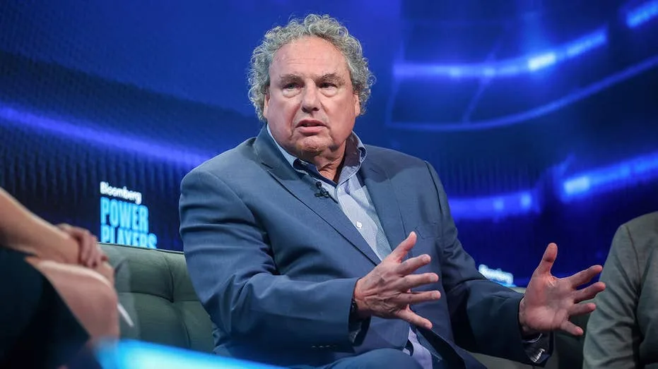 Image accompanying reporting about Yankees president Randy Levine says he is 'confident' MLB will avoid a lockout despite cap fight