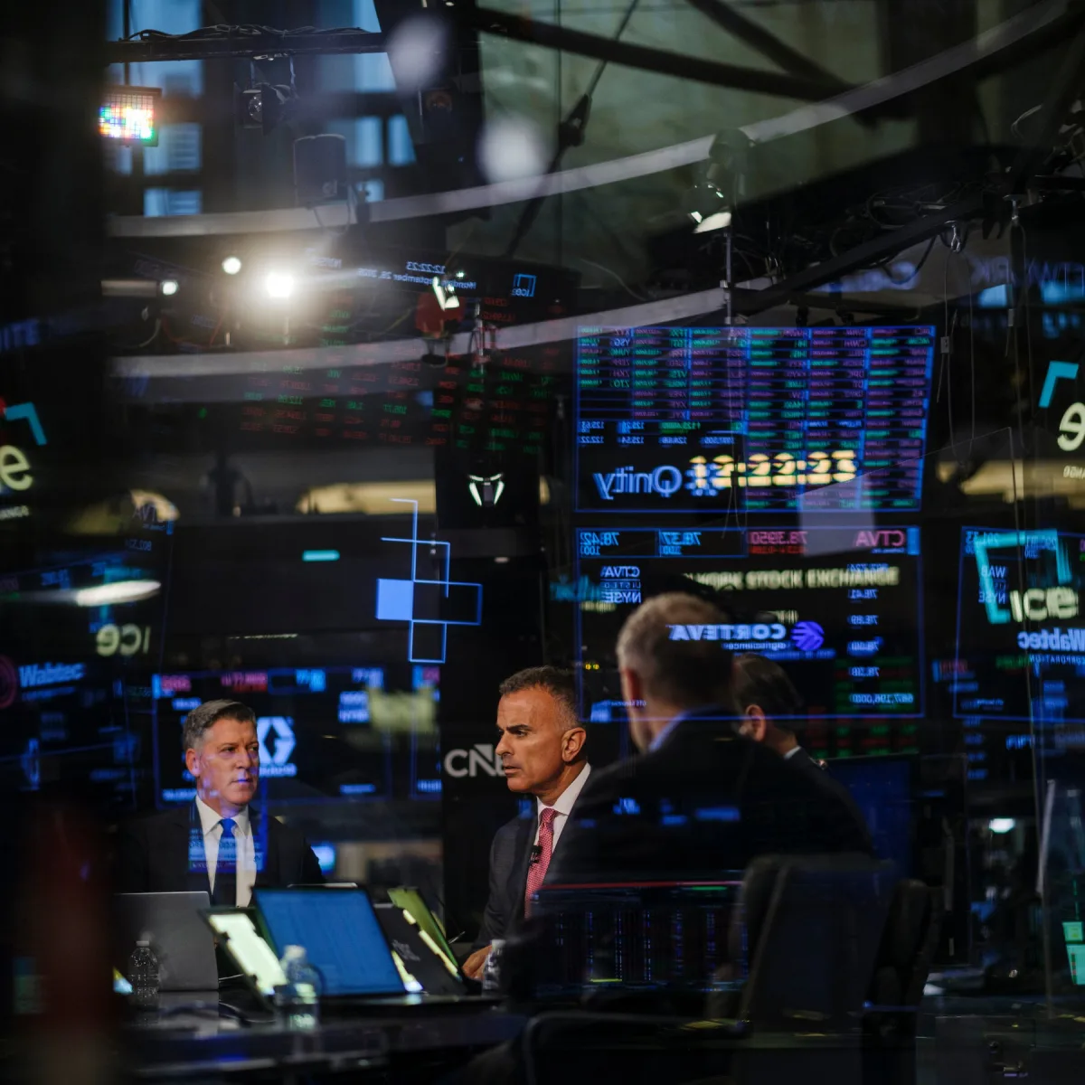 Image accompanying reporting about Democrats Block Stock-Trading Bill, Denying the G.O.P. a Pre-Midterm Win