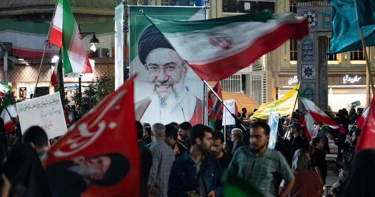 Image accompanying reporting about Trump says he's weighing Iran deal vs. action to "finish them"